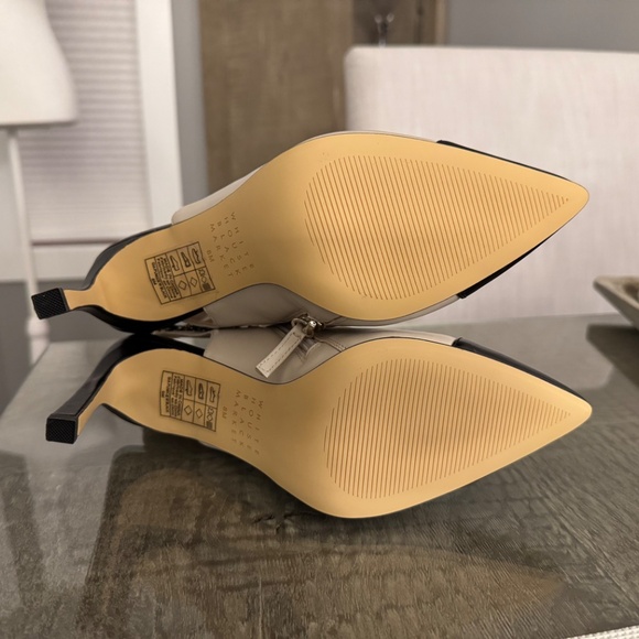 Never-Worn White House Black Market Chain‑Trim Pointed‑Toe Ankle Booties – Cream - Picture 7 of 8